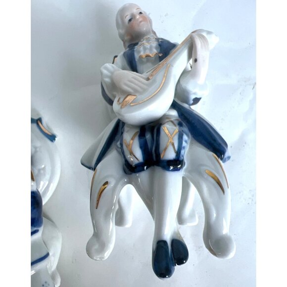 Vtg Porcelain Victorian Couple Sitting Playing Mandolin White Blue & Gold RARE - Picture 11 of 12